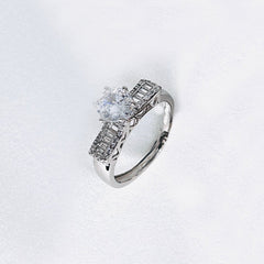 Sterling Silver Queen style  Solitaire Ring