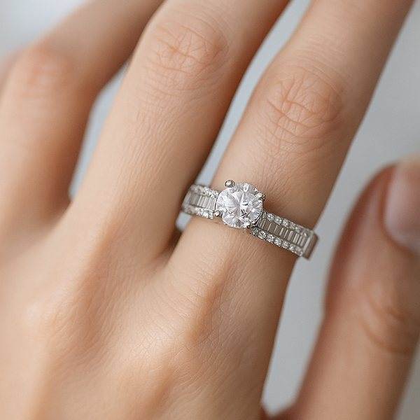 Sterling Silver Queen style  Solitaire Ring