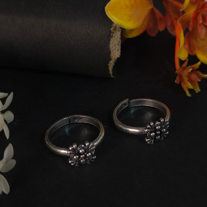 92.5 Sterling Silver Oxidized Beaded Flower Toe Rings (Bichhiya)