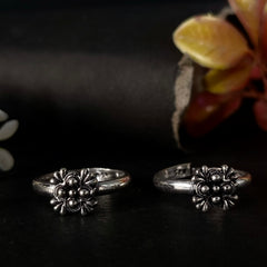 92.5 Sterling Silver Oxidized Beaded Flower Toe Rings (Bichhiya)