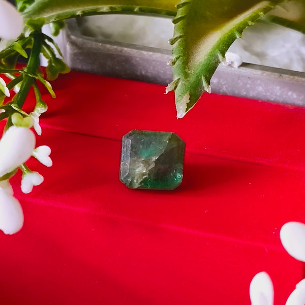 Natural Emerald (Panna) Gemstone – Oval Cut Certified Green Stone